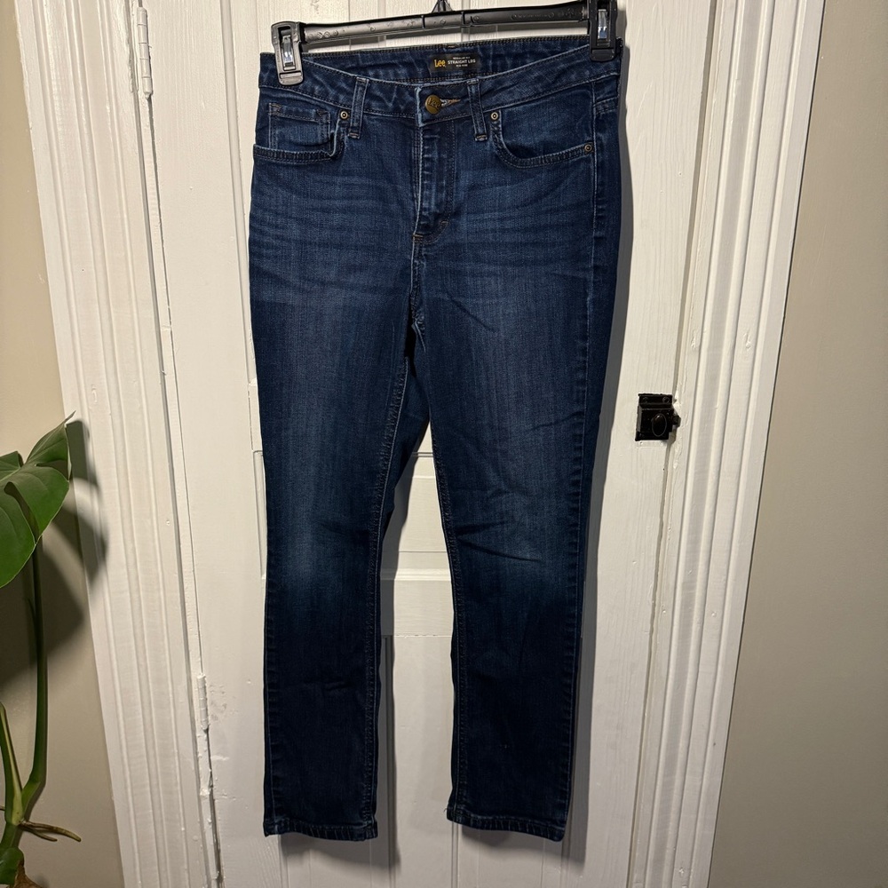 Women’s Straight Leg Lee Jeans, size 8, denim